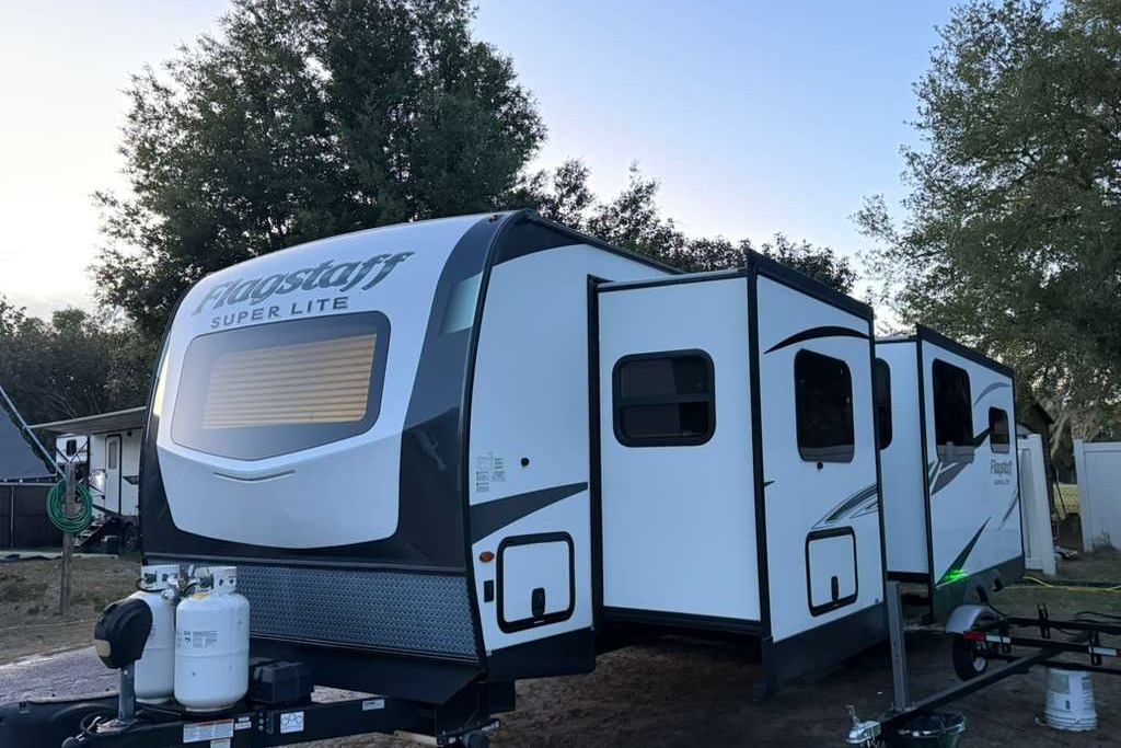 CL09 - Forest River FLAGSTAFF 29RBS Travel Trailer