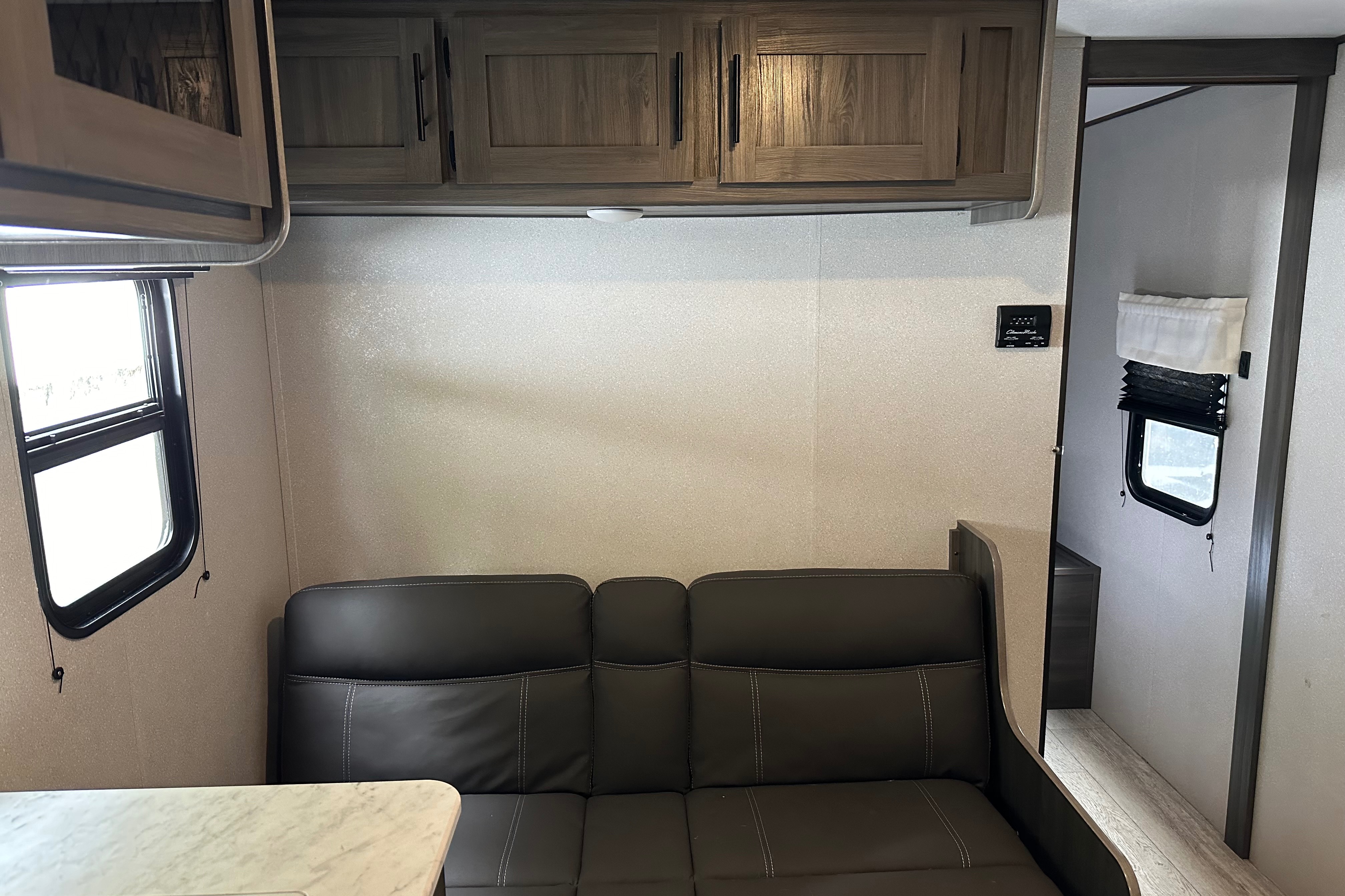 Ready for Adventure! Sleeps 6+, family & pet friendly! 
