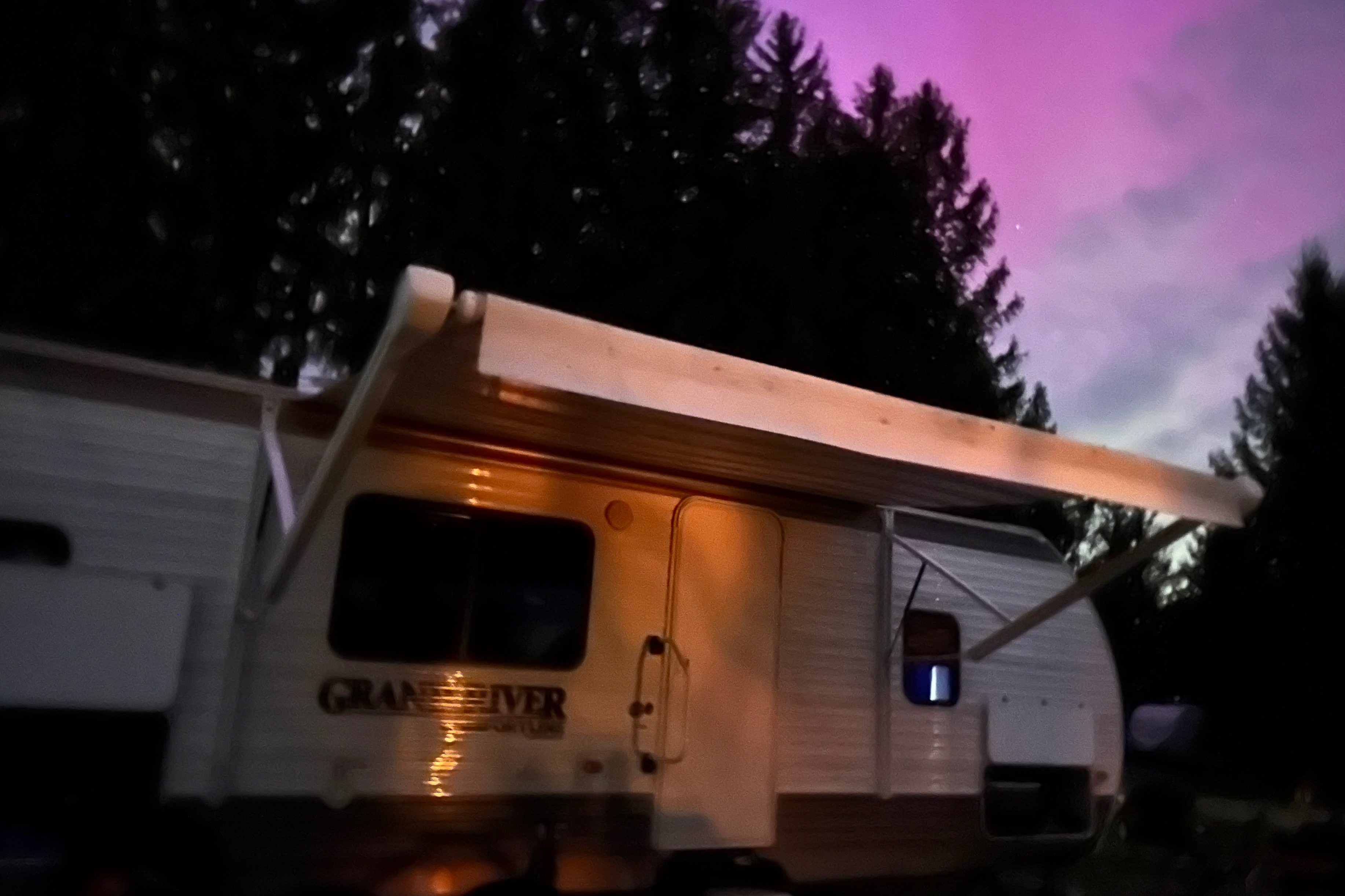 Ready for Adventure! Sleeps 6+, family & pet friendly! 