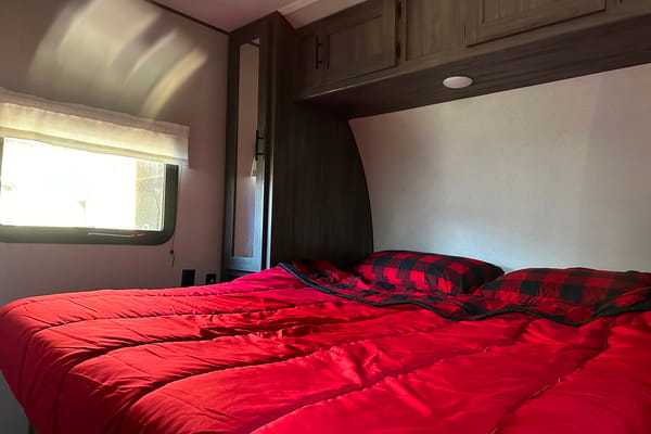 Ready for Adventure! Sleeps 6+, family & pet friendly!
