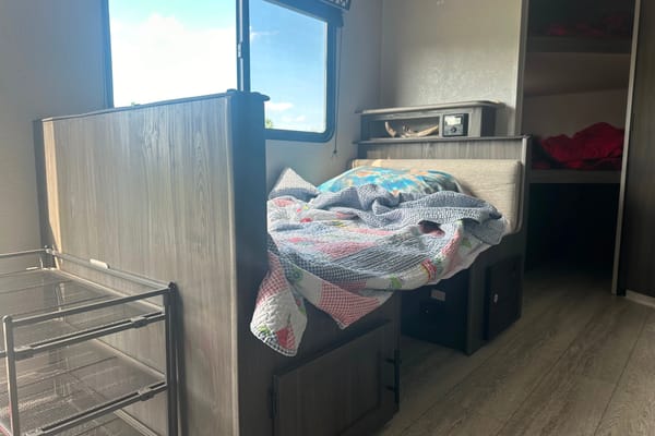 Ready for Adventure! Sleeps 6+, family & pet friendly!