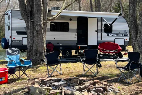 Apartment On Wheels KZ Sportsmen 26BHSE Travel Trailer