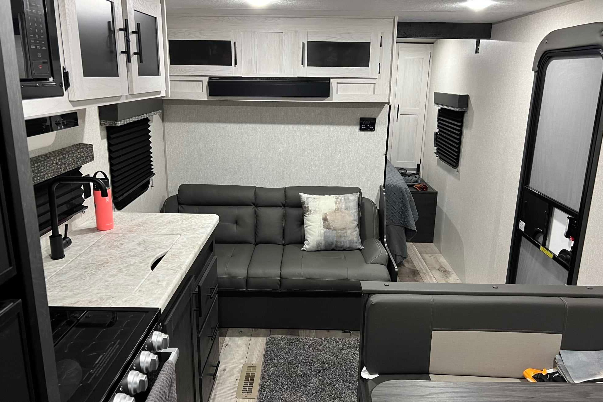 Apartment On Wheels KZ Sportsmen 26BHSE Travel Trailer