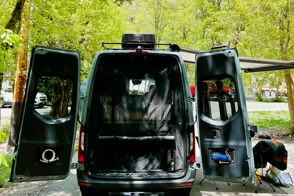 Air conditioned & Starlink® internet equipped "Grizzly" REVEL®