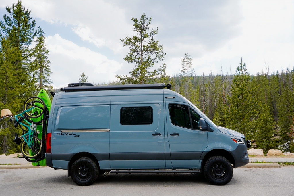 Air conditioned & Starlink® internet equipped "Grizzly" REVEL®