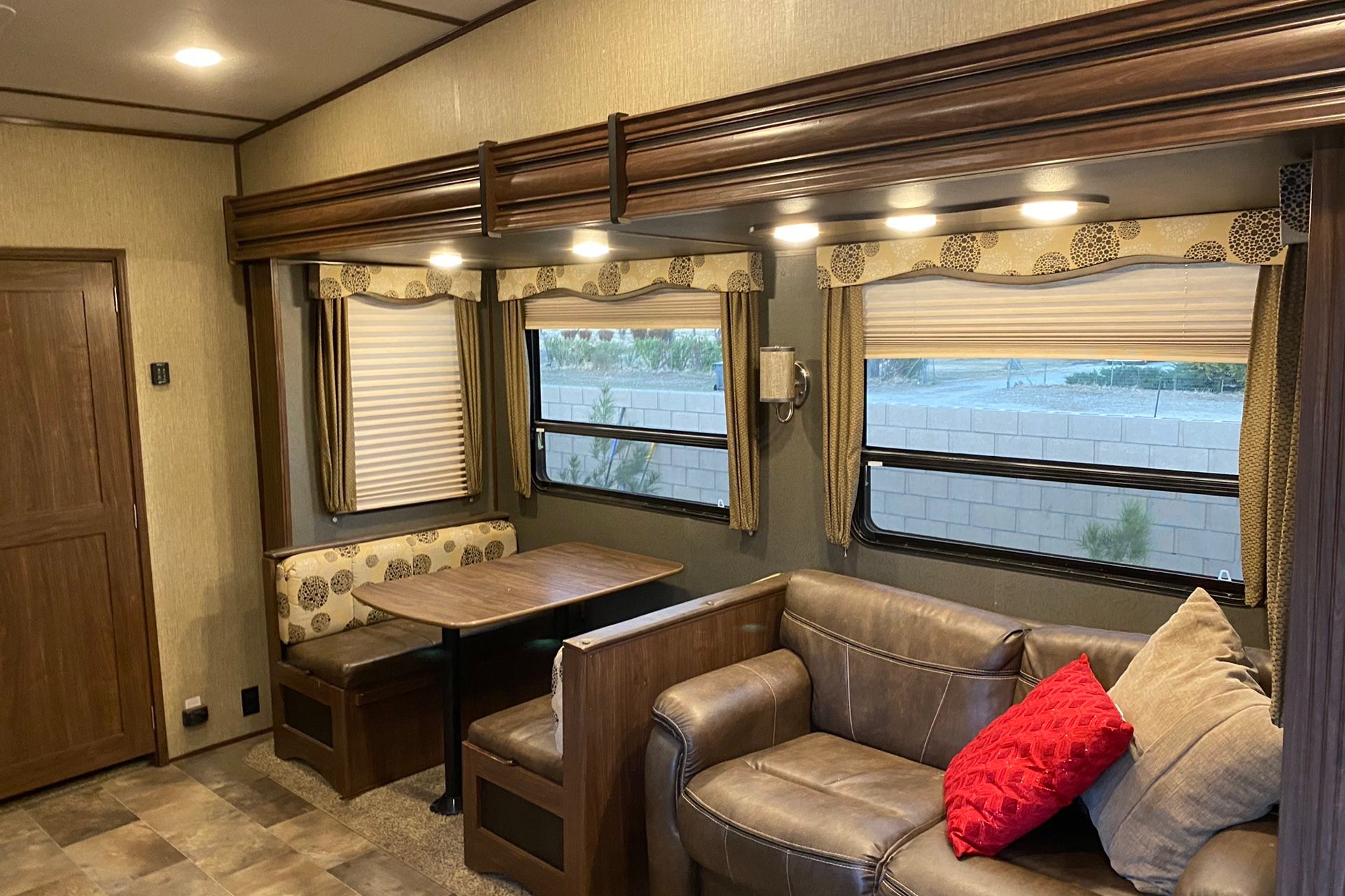 Keystone Sprinter Bunkhouse Gooseneck 5th Wheel