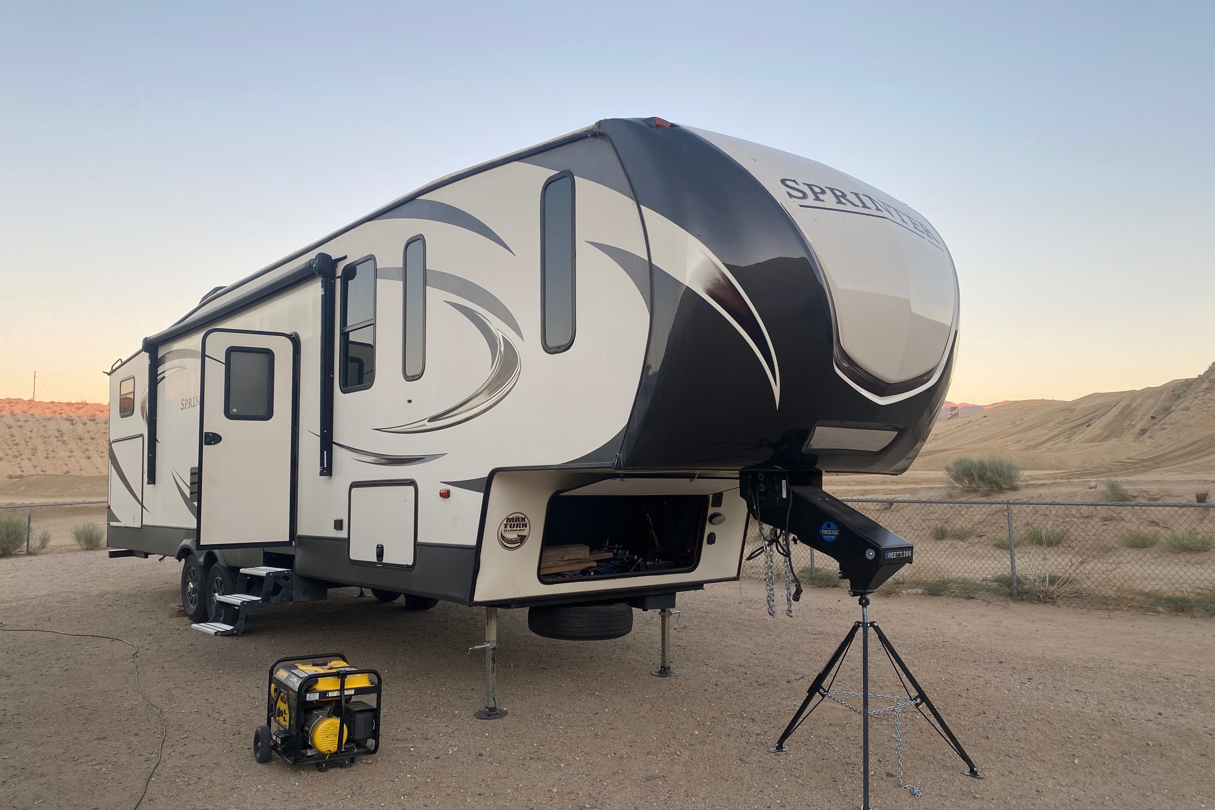 Keystone Sprinter Bunkhouse Gooseneck 5th Wheel