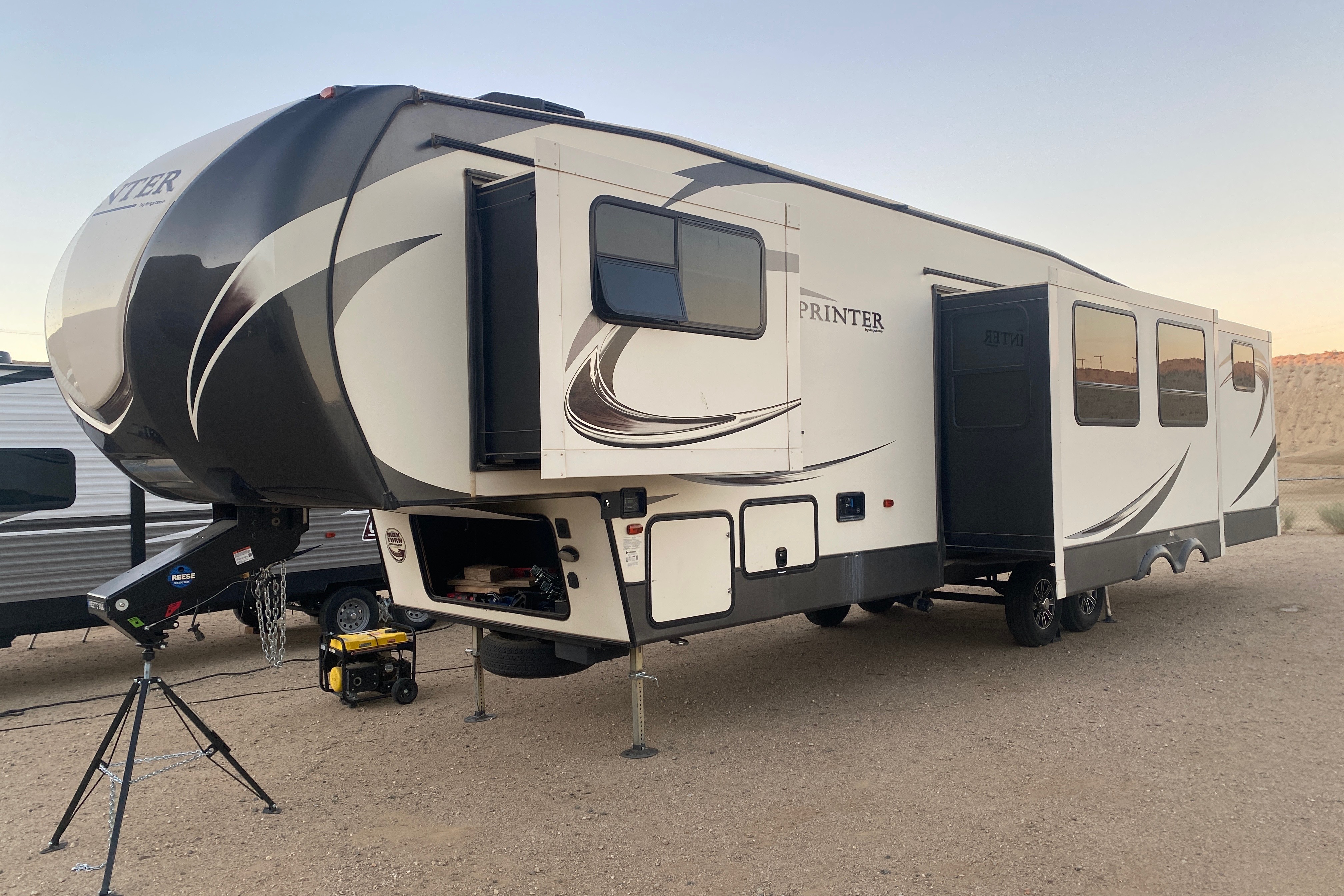 Keystone Sprinter Bunkhouse Gooseneck 5th Wheel