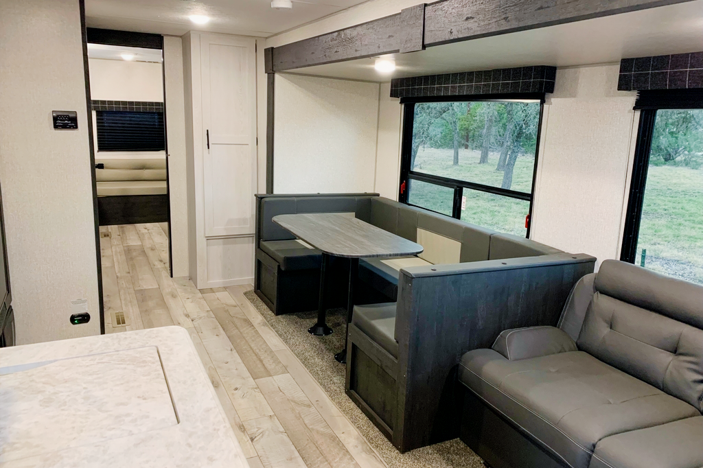 Family Friendly Separate room for the kids! 