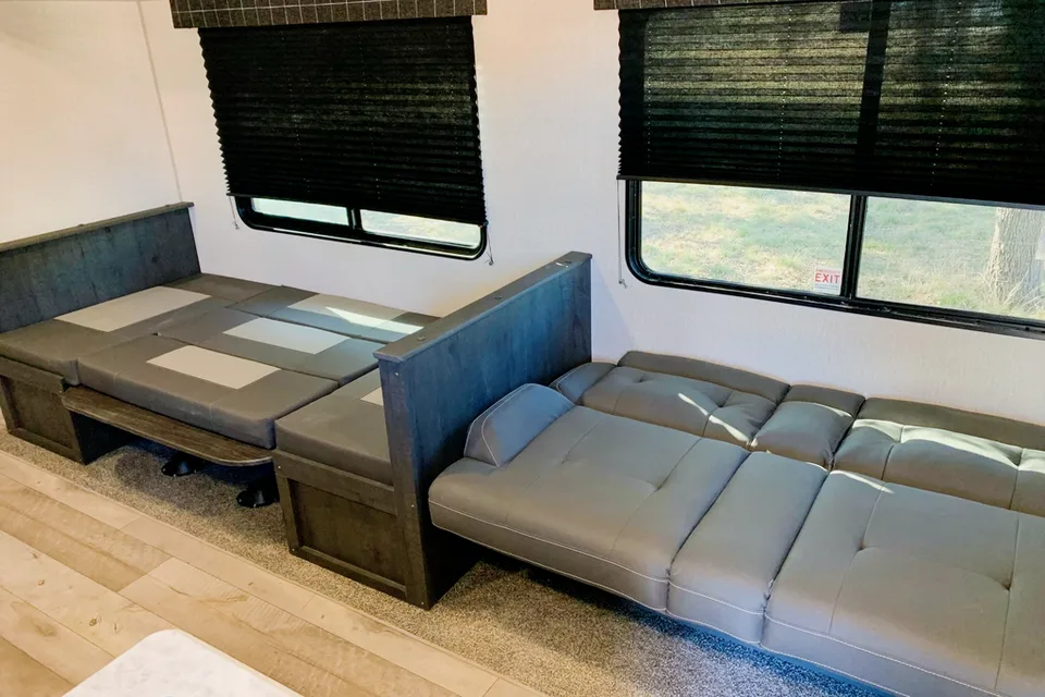 Family Friendly Separate room for the kids! 