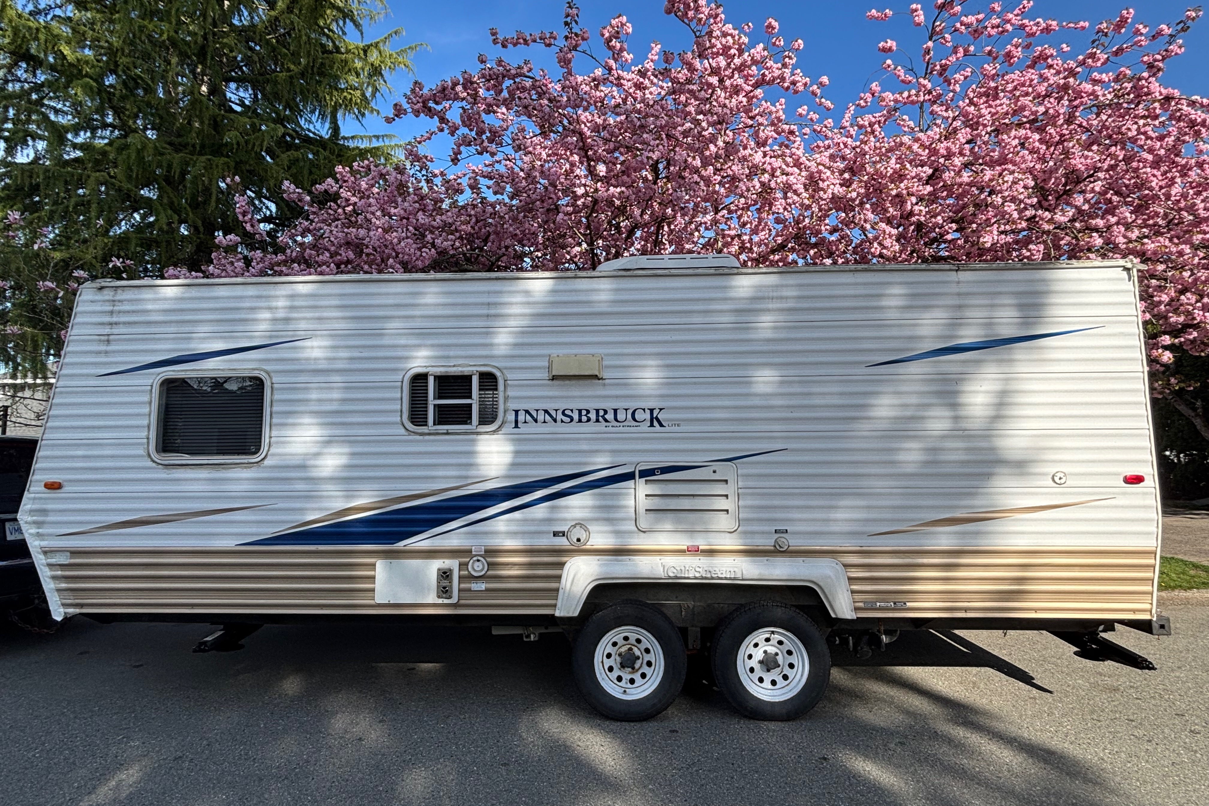 Dreamer Cozy Camper