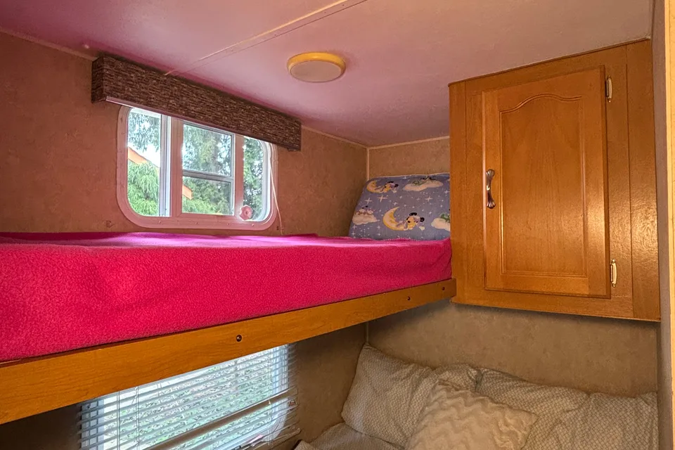 Dreamer Cozy Camper