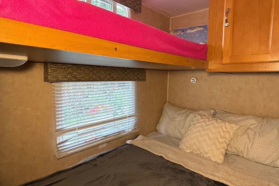 Dreamer Cozy Camper