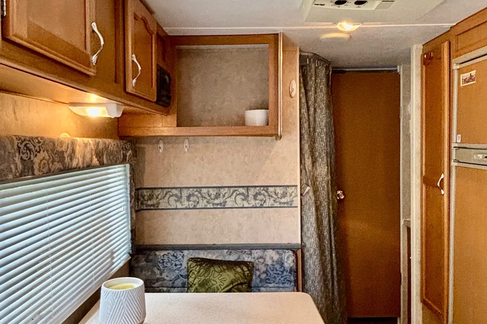 Dreamer Cozy Camper