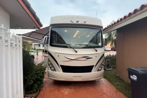 Elena's Thor Motor Coach Ace Class A