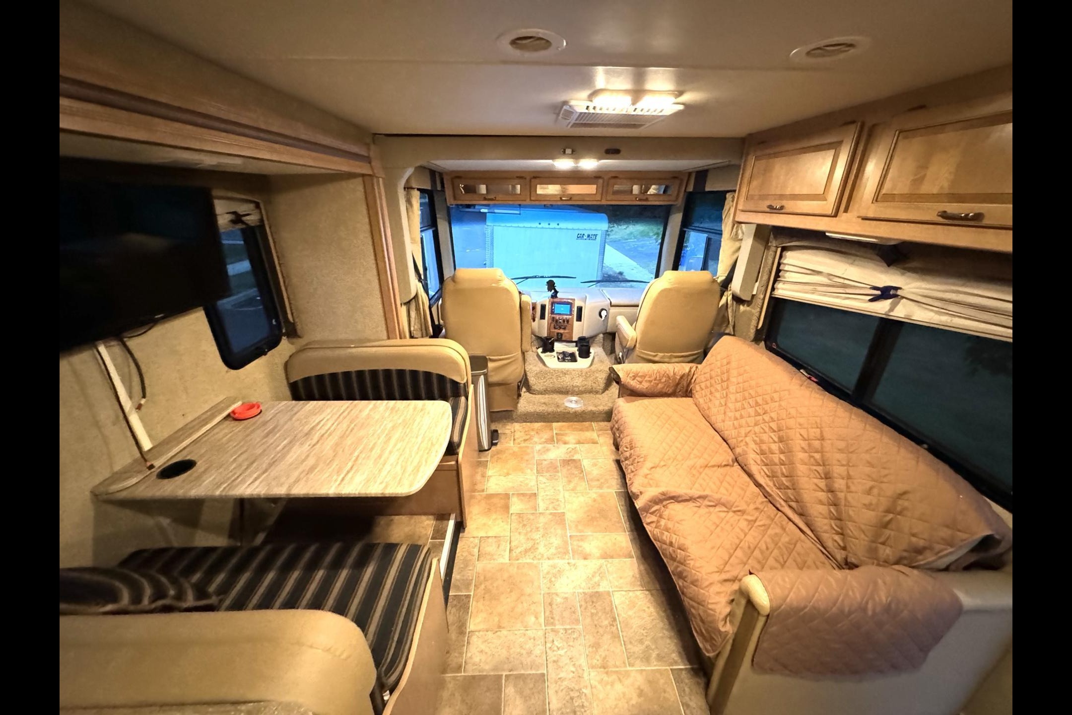 2015 Thor Motor Coach Hurricane Class A - Our Family Roadtrip & Party Bus!