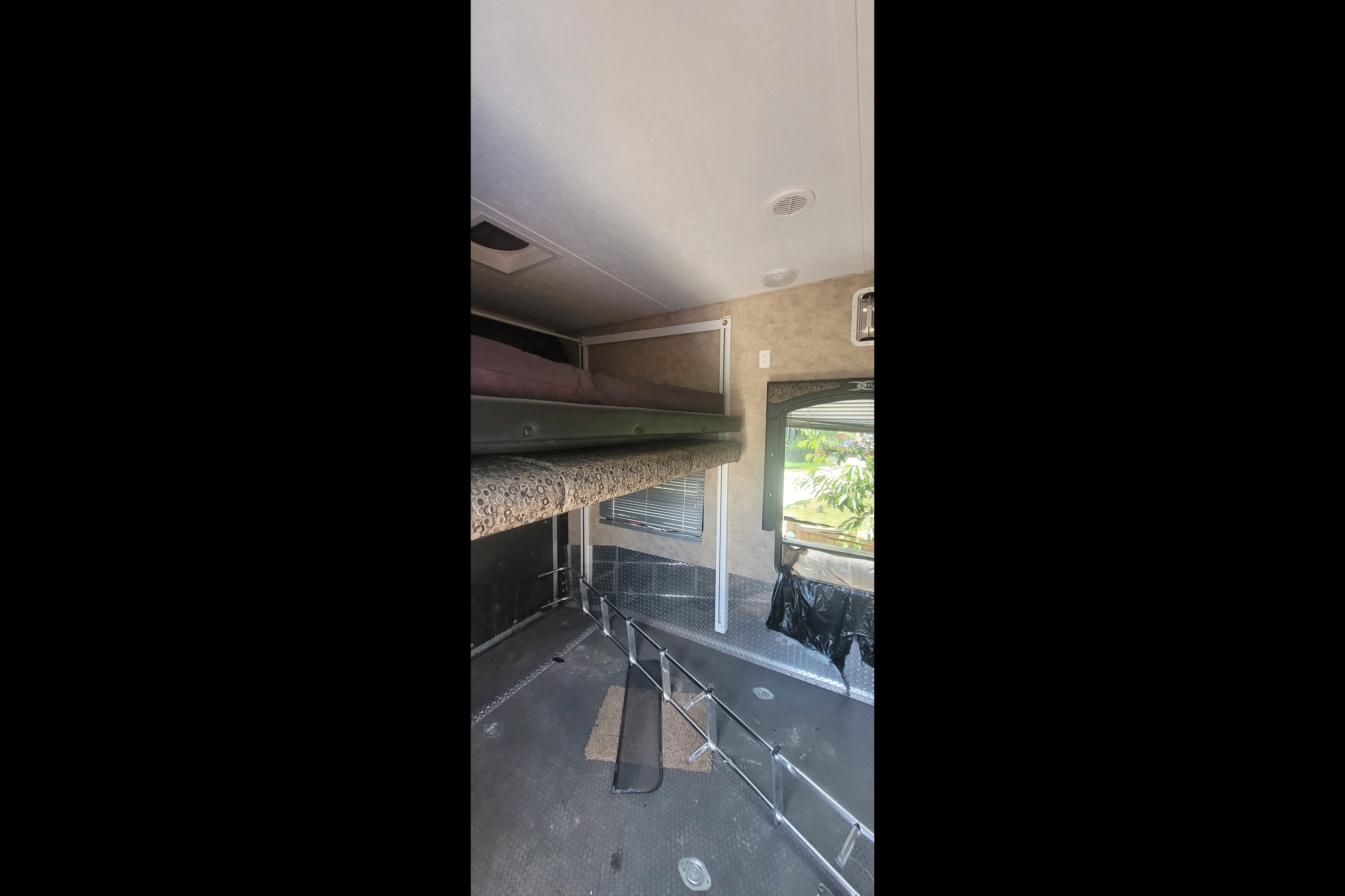 Daniel's Fusion 5th wheel big rig toy hauler Fifth Wheel