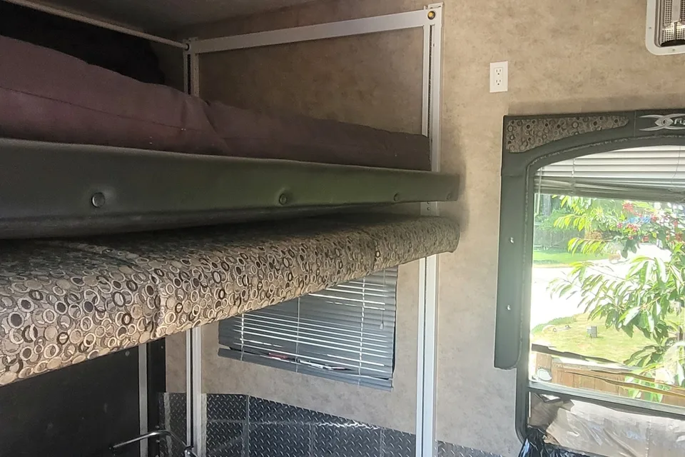 Daniel's Fusion 5th wheel big rig toy hauler Fifth Wheel
