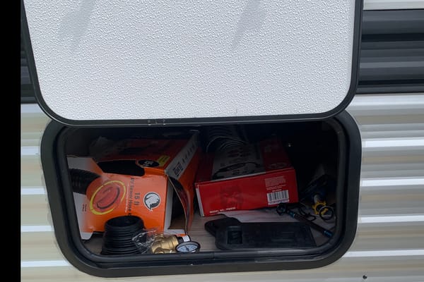 The Scoot Around Colman 17 B Travel Trailer