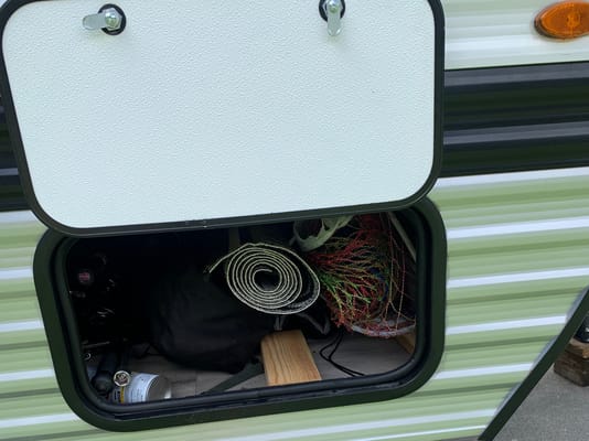 The Scoot Around Colman 17 B Travel Trailer