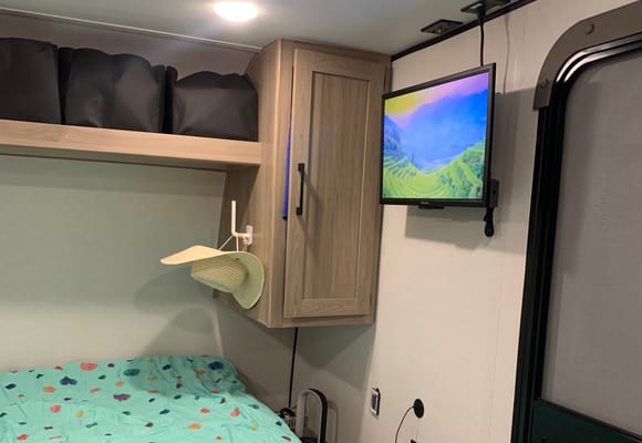 The Scoot Around Colman 17 B Travel Trailer