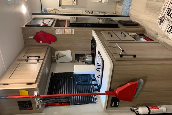 The Scoot Around Colman 17 B Travel Trailer