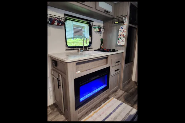 Memory Maker (Coleman Lantern LT 17B Travel Trailer