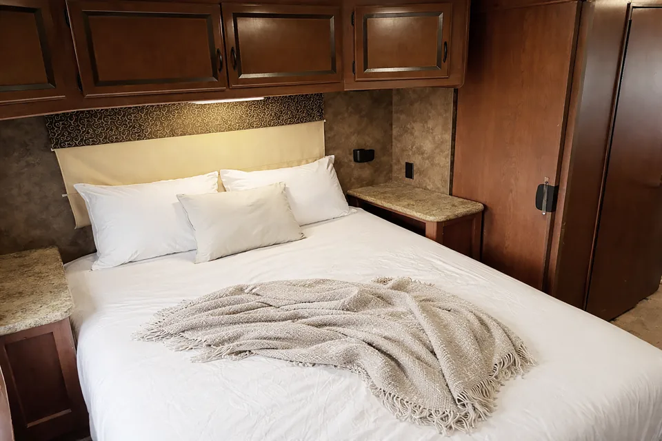 (#8) Class A RV Motorhome- Sleep 8, EDC, Burning man, Festivals, Camping.