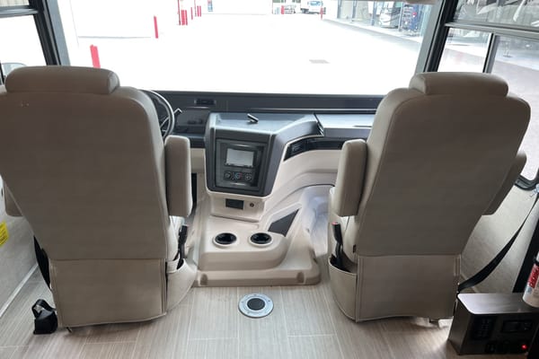 2023 Entegra Vision XL Class A+Pets