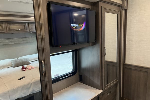 2023 Entegra Vision XL Class A+Pets