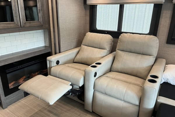 2023 Entegra Vision XL Class A+Pets