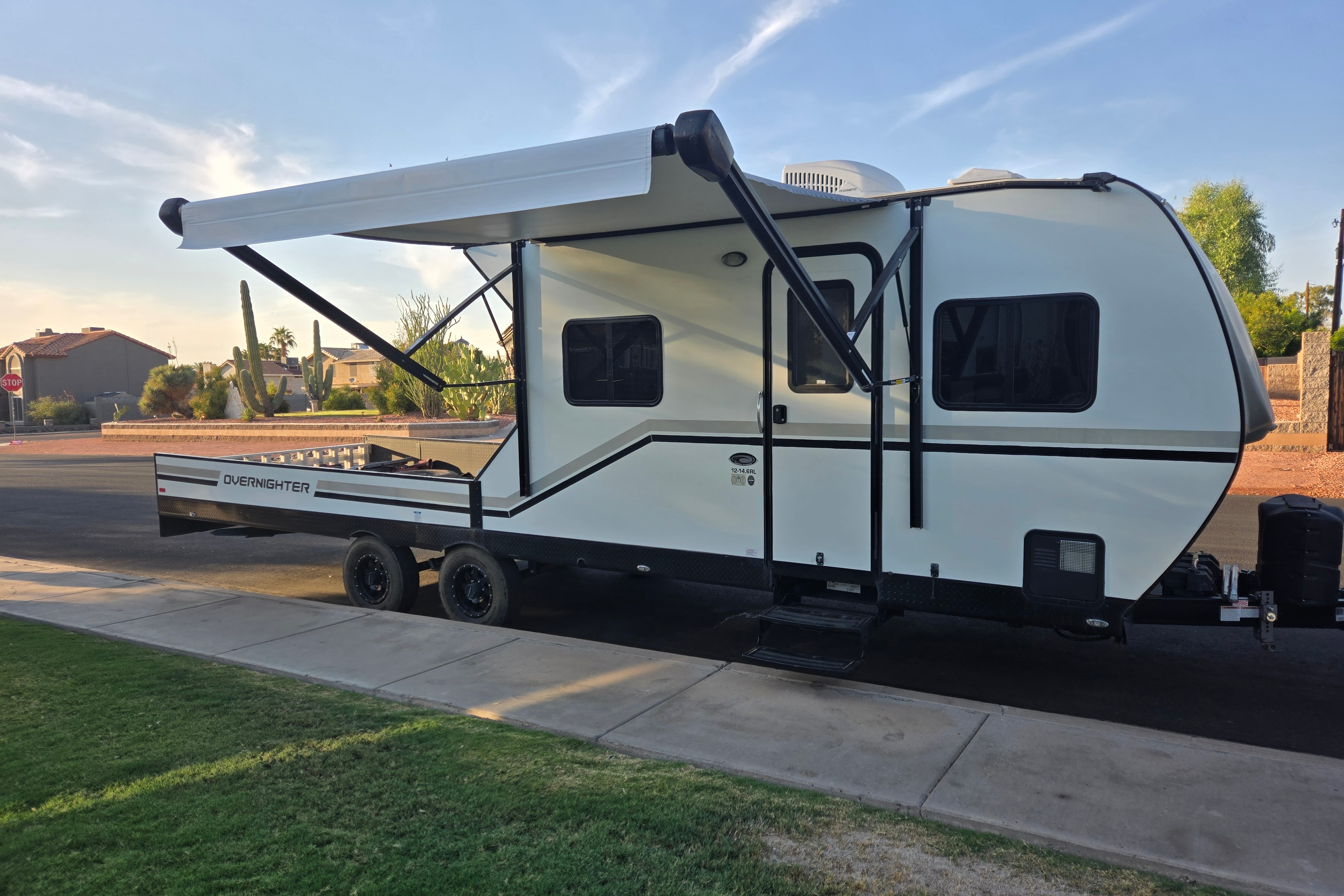 Chris 's Genesis Supreme RV Overnighter Toy Hauler