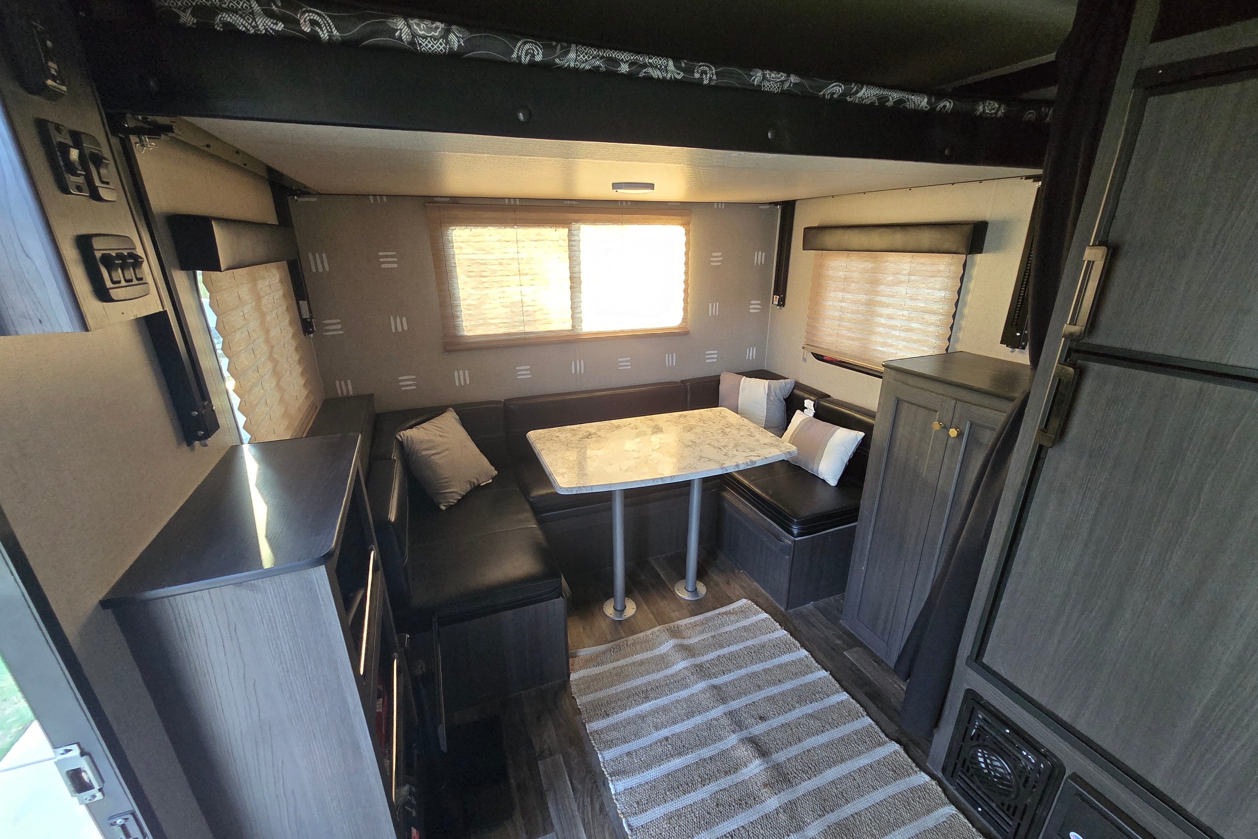 Chris 's Genesis Supreme RV Overnighter Toy Hauler