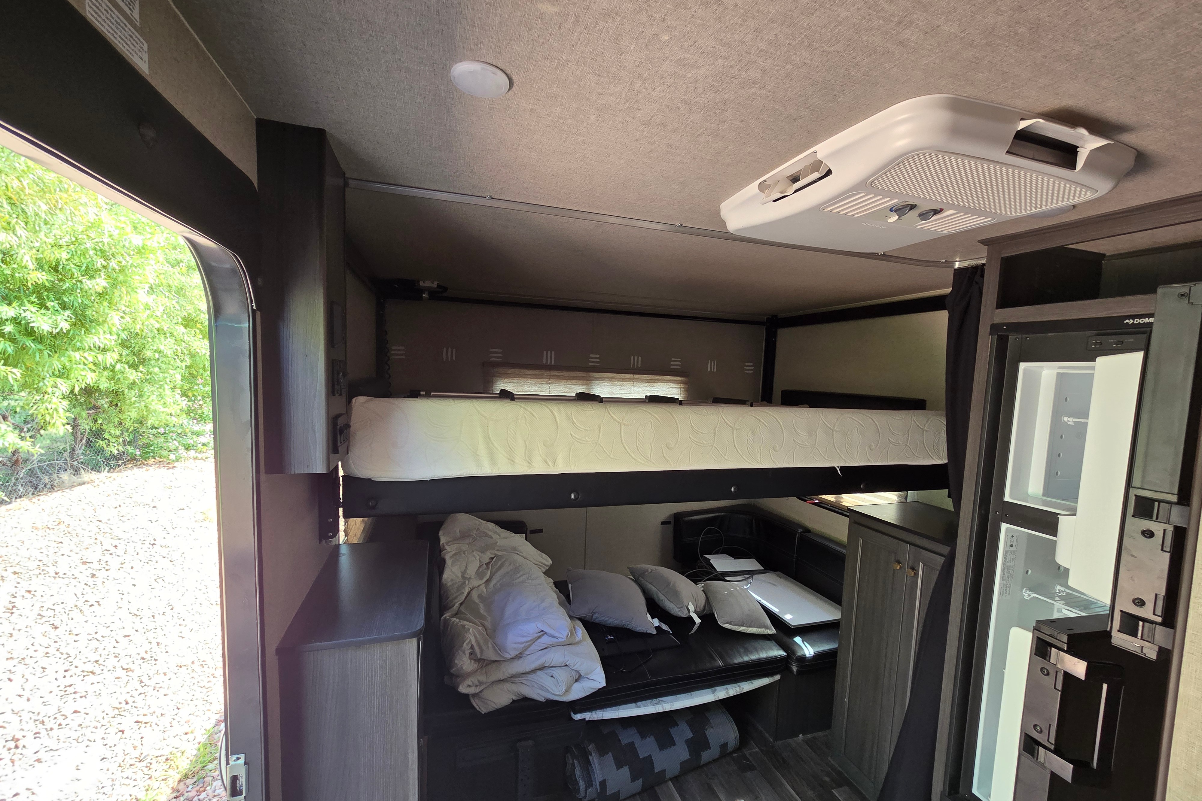 Chris 's Genesis Supreme RV Overnighter Toy Hauler