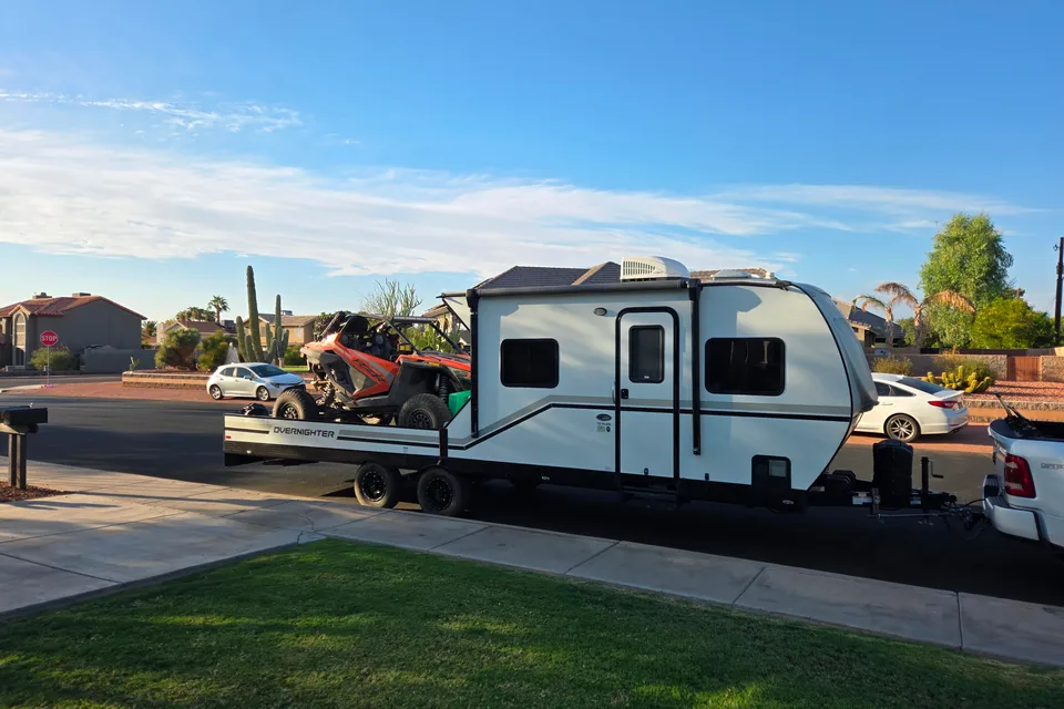 Chris 's Genesis Supreme RV Overnighter Toy Hauler
