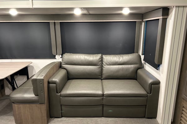 2022 Keystone Cougar Half-Ton 34TSB Travel Trailer