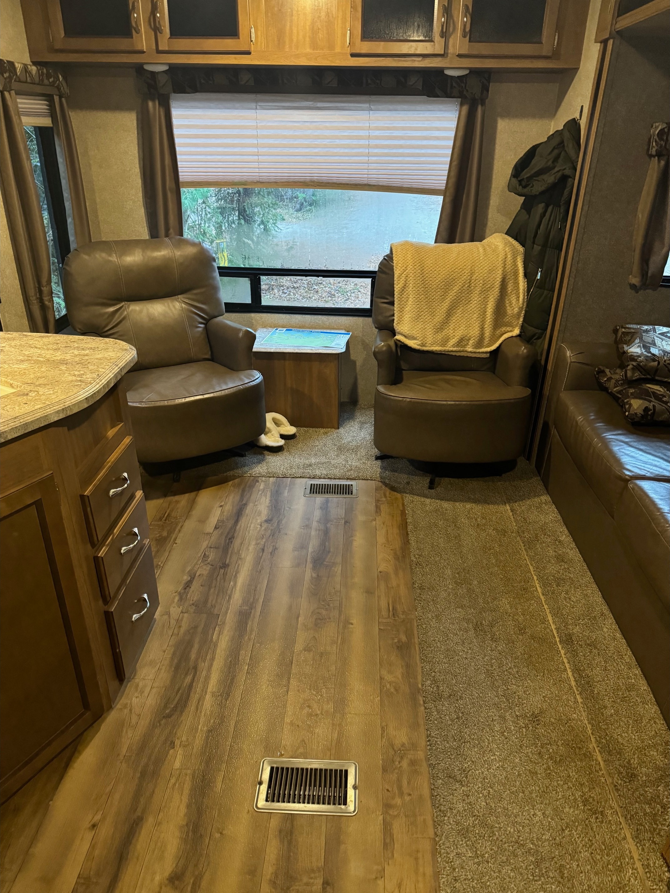 Chuck's Coachmen Catalina Travel Trailer
