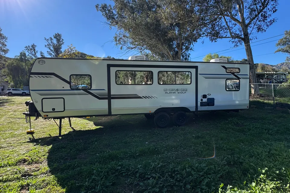 Forest River Alpha wolf 280QBS-L Travel Trailer