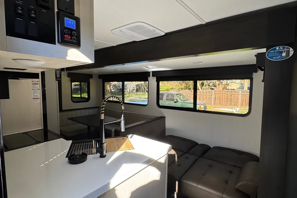 Forest River Alpha wolf 280QBS-L Travel Trailer
