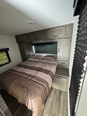 Forest River Alpha wolf 280QBS-L Travel Trailer