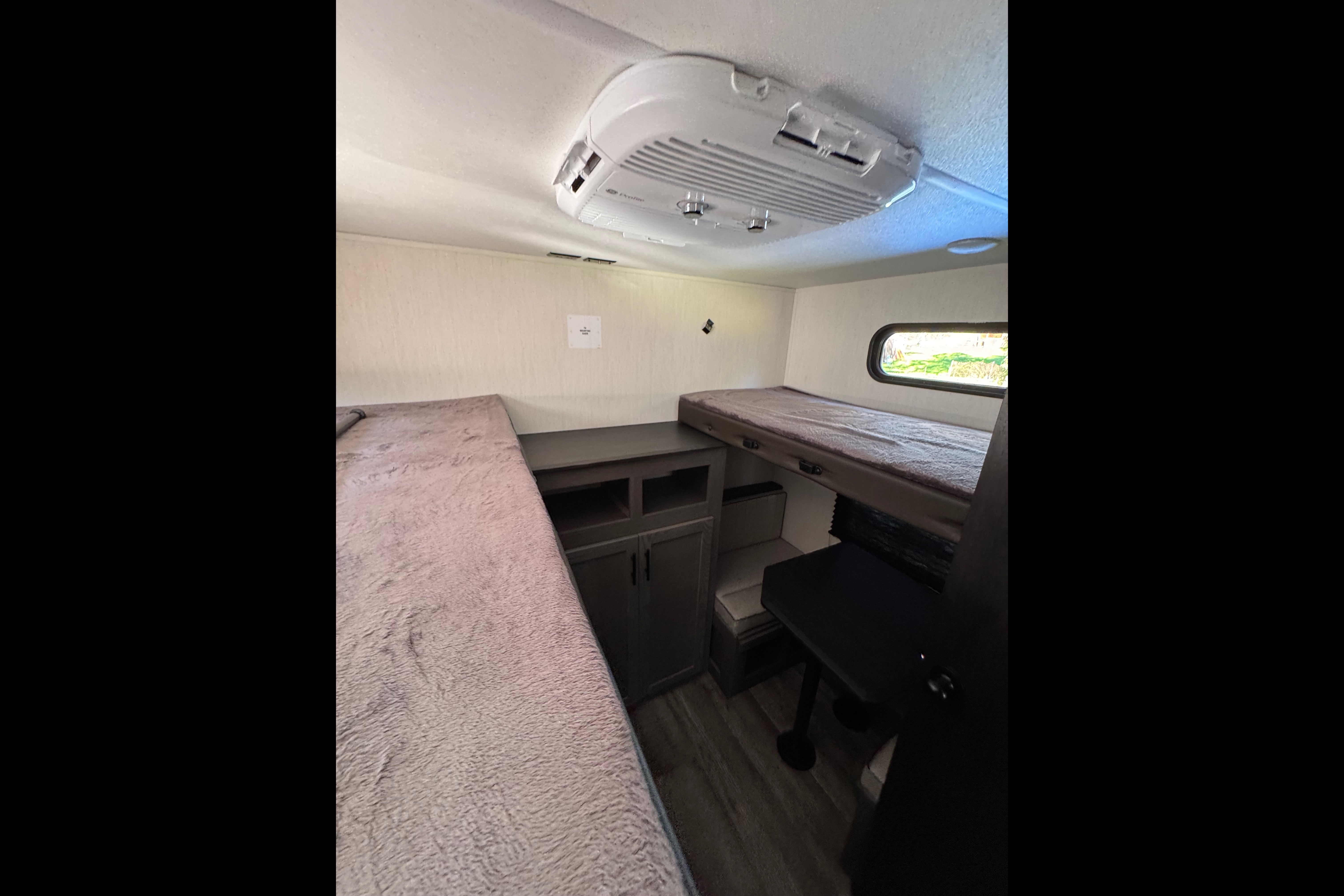 Forest River Alpha wolf 280QBS-L Travel Trailer