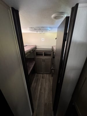 Forest River Alpha wolf 280QBS-L Travel Trailer