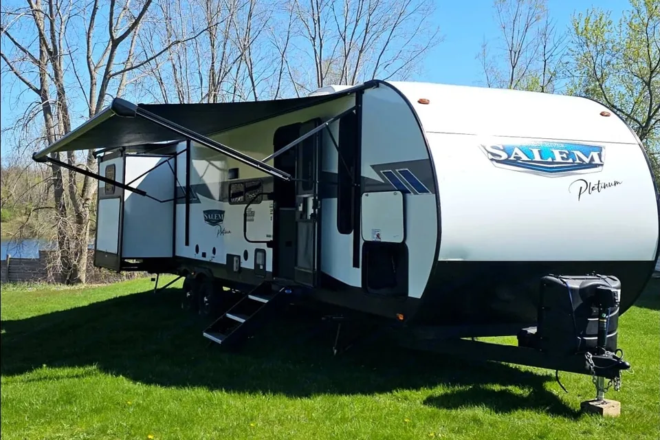 Fireside RV's 2023 Forest River Salem Platinum 31KQBTS Bunkhouse - LMI2008