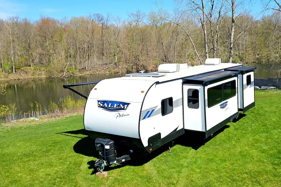 Fireside RV's 2023 Forest River Salem Platinum 31KQBTS Bunkhouse - LMI2008