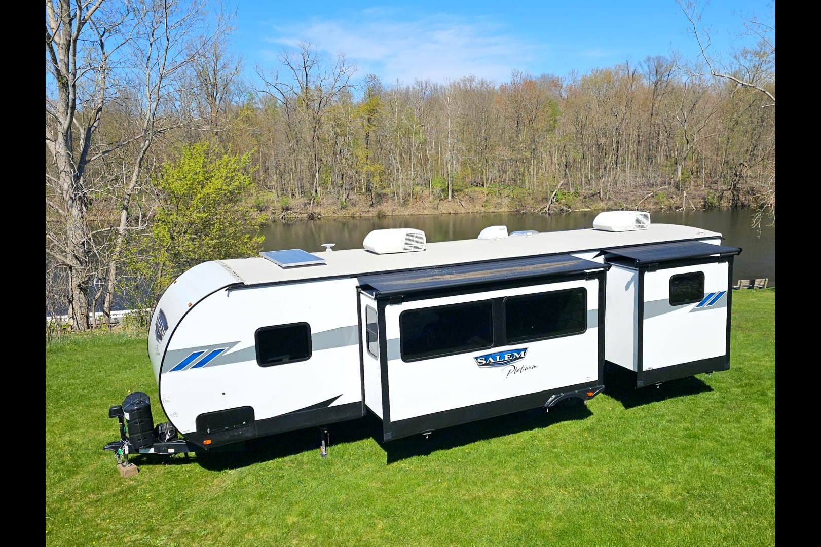 Fireside RV's 2023 Forest River Salem Platinum 31KQBTS Bunkhouse - LMI2008