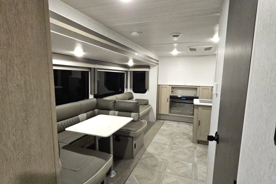 Fireside RV's 2023 Forest River Salem Platinum 31KQBTS Bunkhouse - LMI2008