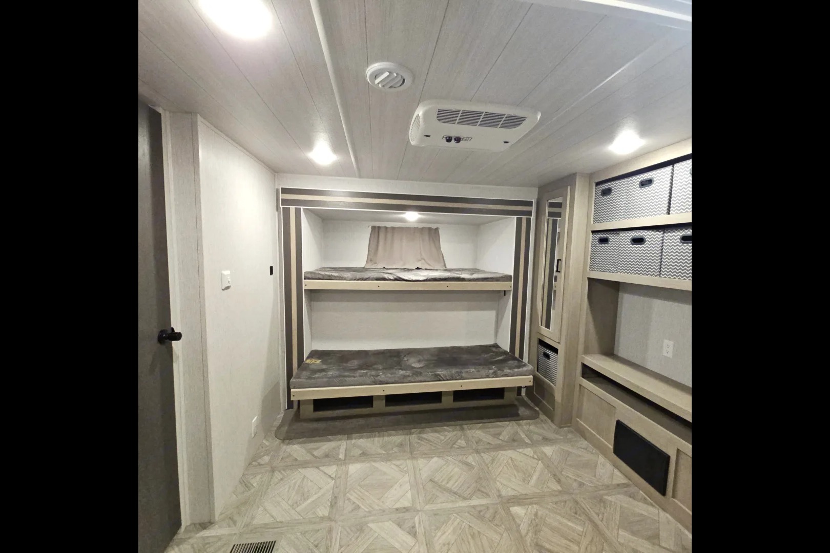 Fireside RV's 2023 Forest River Salem Platinum 31KQBTS Bunkhouse - LMI2008
