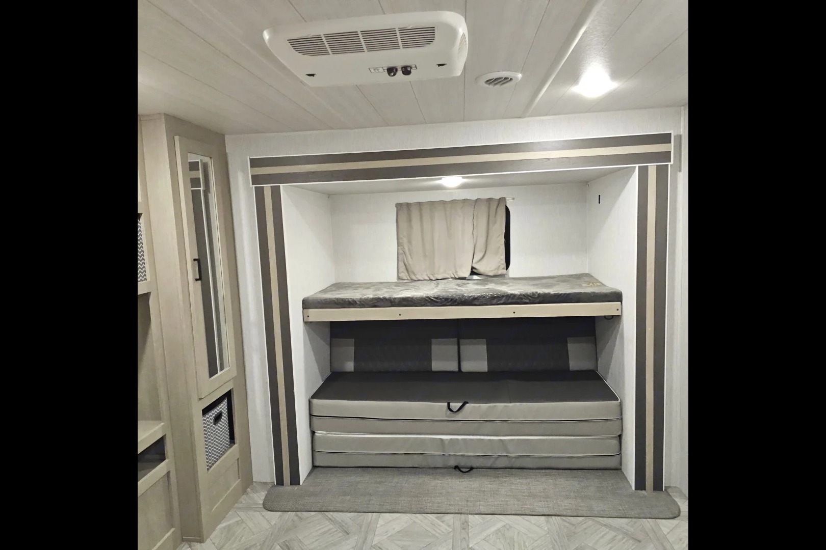Fireside RV's 2023 Forest River Salem Platinum 31KQBTS Bunkhouse - LMI2008