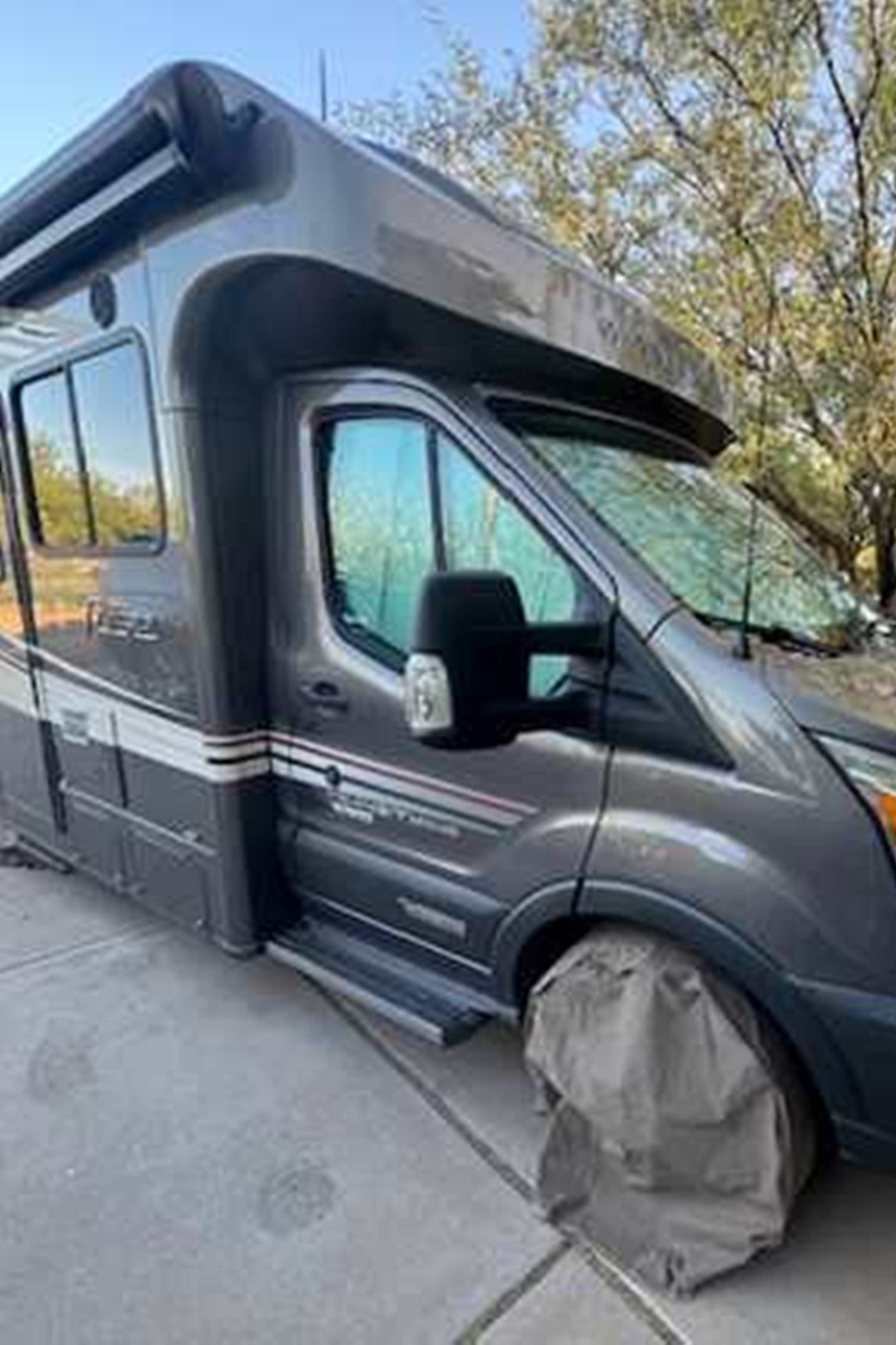 esther's Winnebago Fuse Class C