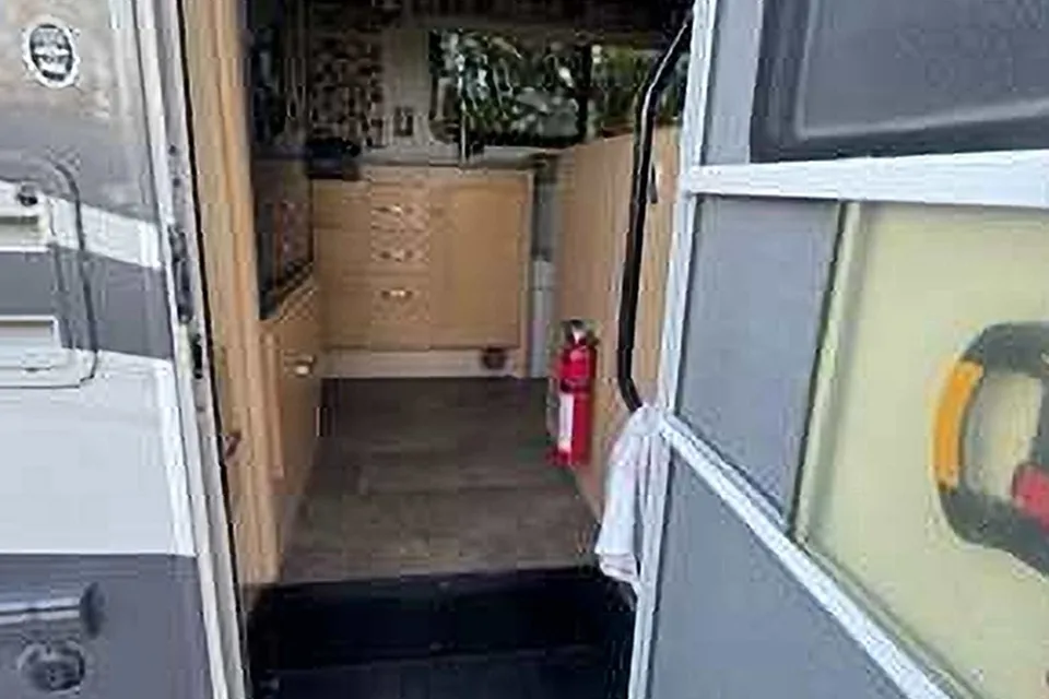 esther's Winnebago Fuse Class C